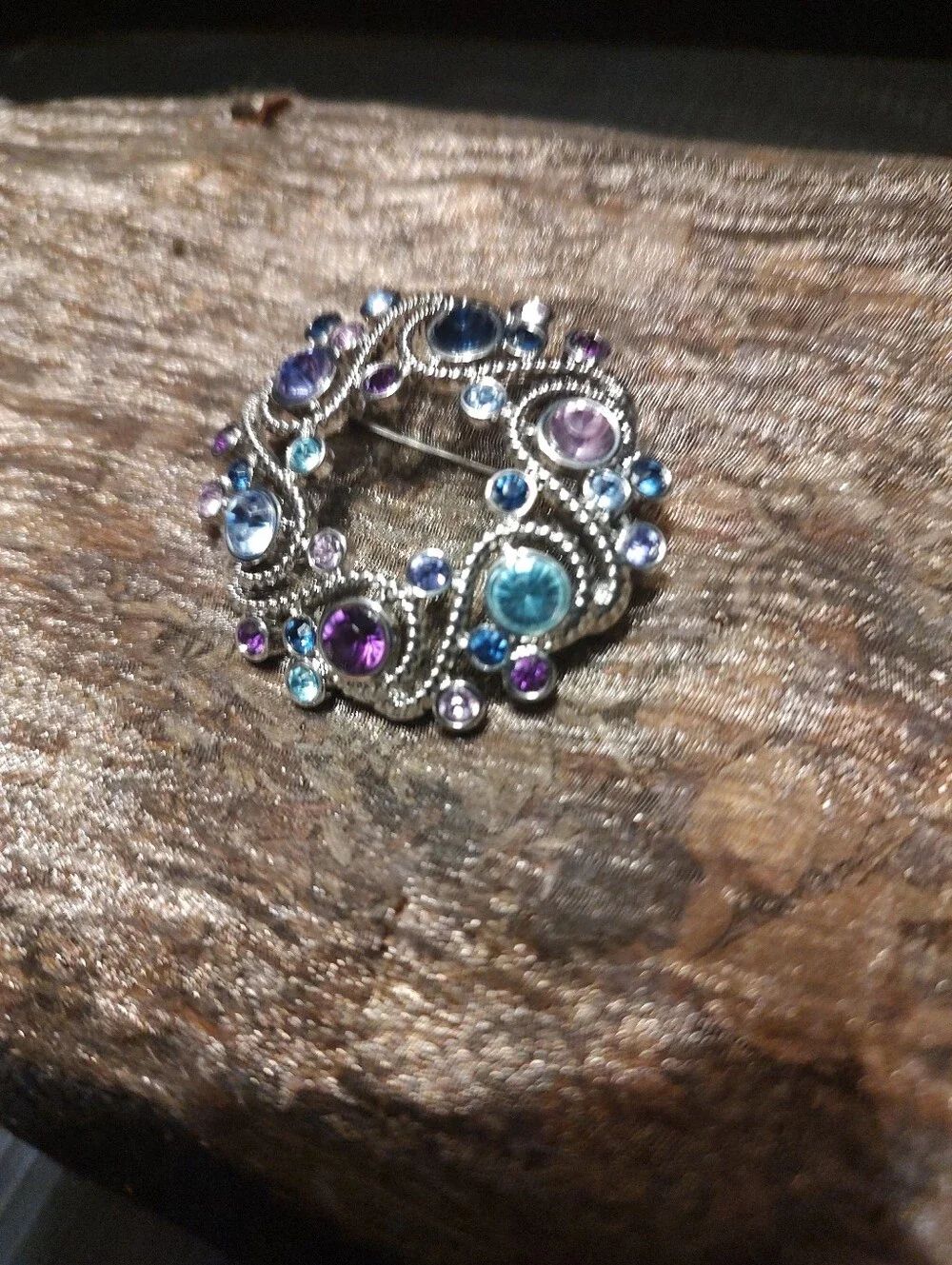 🪻🩵🌷Precious Napier Pink Purple & Aqua Marine Blue Roped Scroll Wreath Brooch